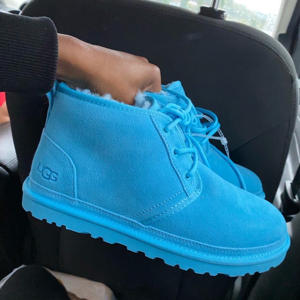 Women’s size 9 Neumel blue uggs NWT
